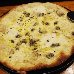 4種のチーズのピザ