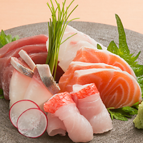 厳選された日本酒と新鮮な季節の魚介を使ったこだわりの逸品を味わえるお店
