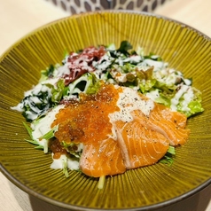 サーモンといくらのシーザーサラダ