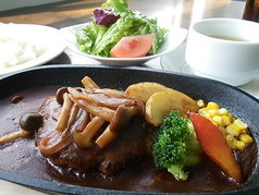 手ごね鉄板ハンバーグランチ