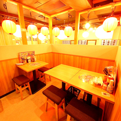 居心地のいいテーブル席☆今日も賑わってますよ！京橋駅で居酒屋をお探しでしたら、とりいちず　京橋店にご来店ください◎～大衆居酒屋　とりいちず　京橋店～　