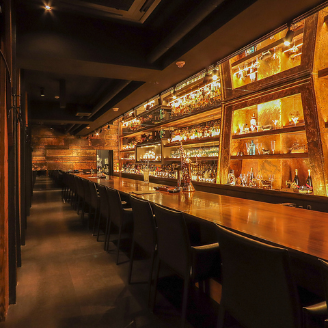 [UbT ROSA ROSSA dining