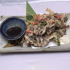 沖縄県産もずくとポークの天ぷら