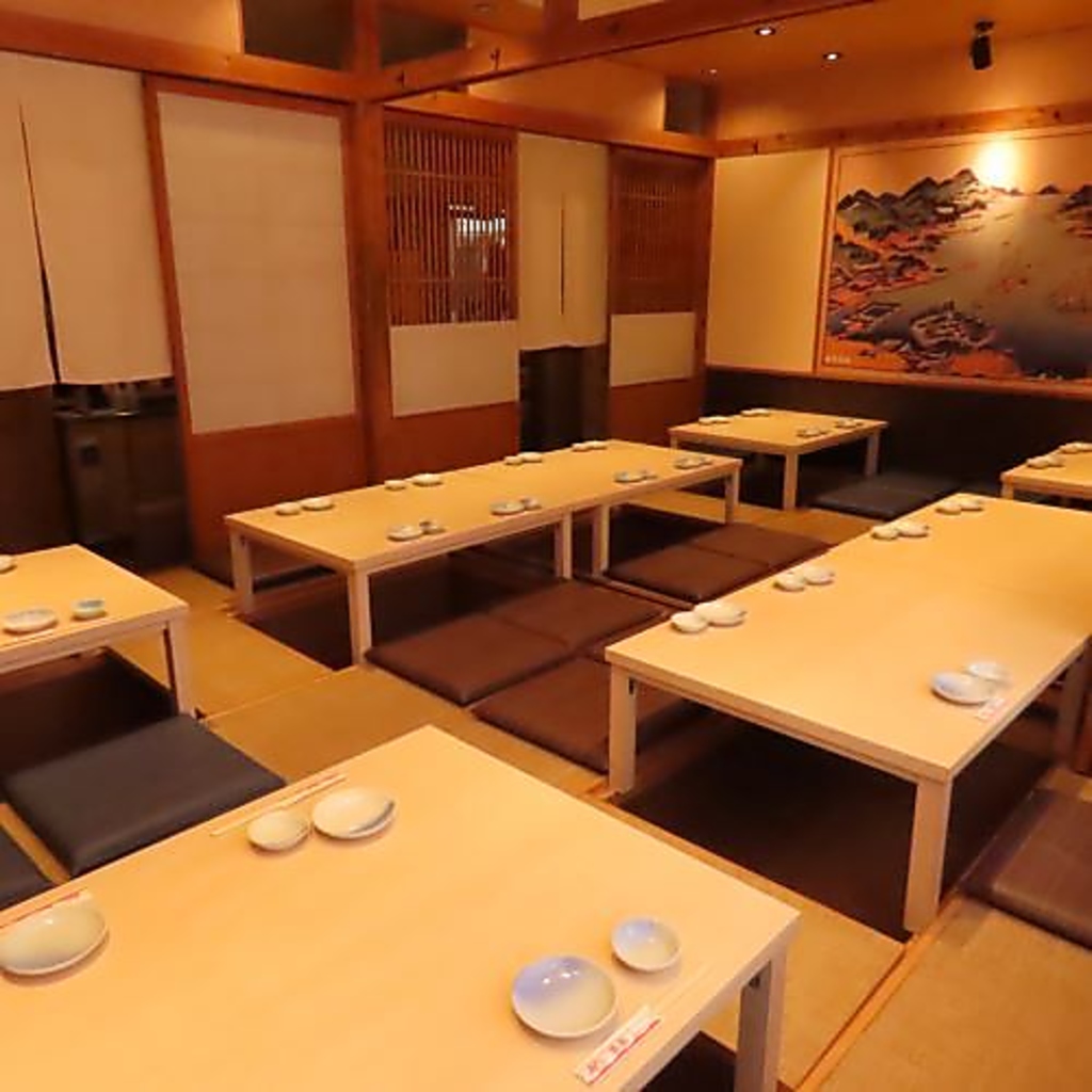 掘りごたつ個室は10～20名様の中宴会もＯＫ！！お得な[飲放]付コースで美味しい料理とお酒で宴会！