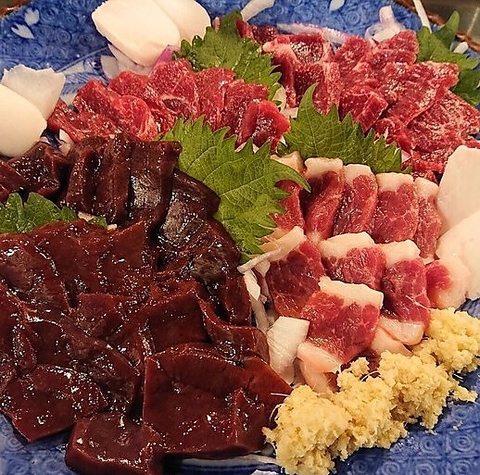 長年料理の修行を積んだ大将が織りなす絶品料理と、こだわりのお酒をお楽しみ下さい♪