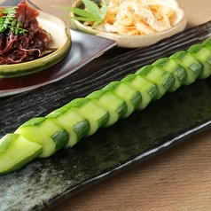 穴谷醤油で漬けた胡瓜一本漬け