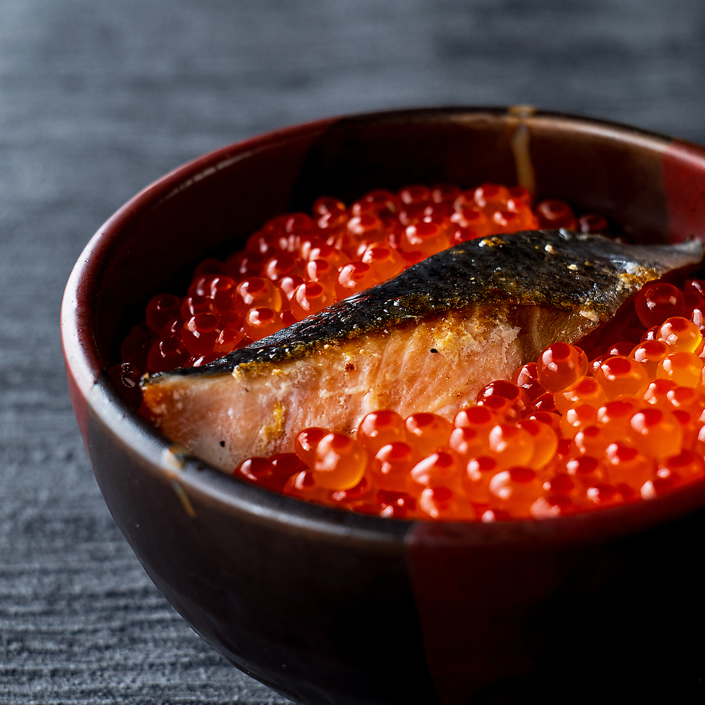 はらこ飯をご用意！いくらを贅沢に使用したはらこ飯をご堪能ください。