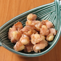 お酒が進む鉄板料理と豊富な一品料理
