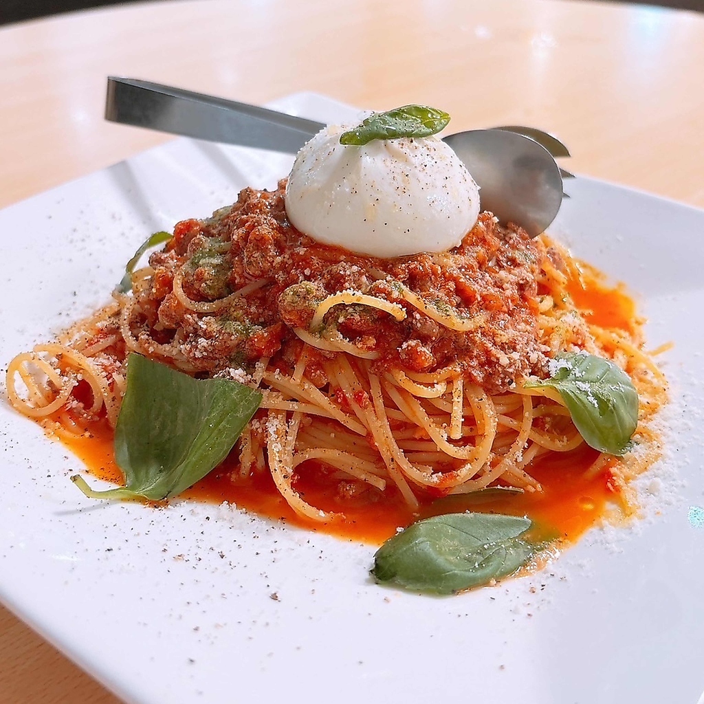 コースメニューのパスタはボリューム満点！作り立てをご提供します。