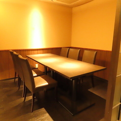 【大宴会可能です】店内総席数は62席。大規模な各種宴会に快適な貸切のご利用も承っておりますのでご相談ください。