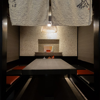ご接待など大切なゲストのもてなしに適した半個室を完備