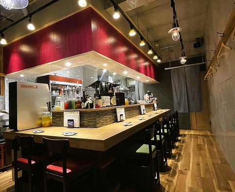 大人が通える隠れ家バル。料理と日本酒のペアリングで食事を気軽にもっと美味しく。
