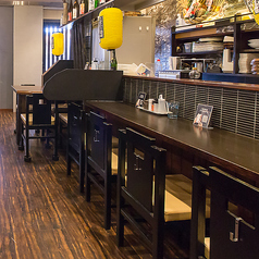 カウンター×３席ございます。