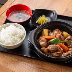 王富貴黄悶鶏 オウフウキホンメンジーの特集写真