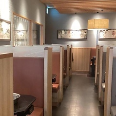 しゃぶしゃぶ美山 あべのキューズモール店の雰囲気1