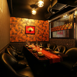ゆったりお食事をお楽しみいただける個室は、10名様前後までご対応◎フロア貸切もOK！各種宴会に◎