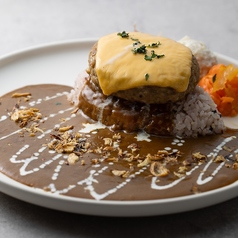 チェダーチーズハンバーグカレーライス