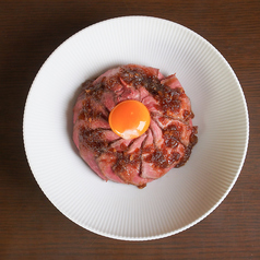 ローストビーフ丼　オニオンソース