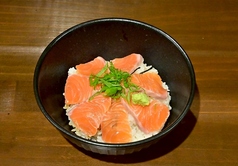 サーモン丼