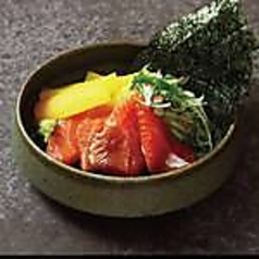 サーモンの手巻きトロタク