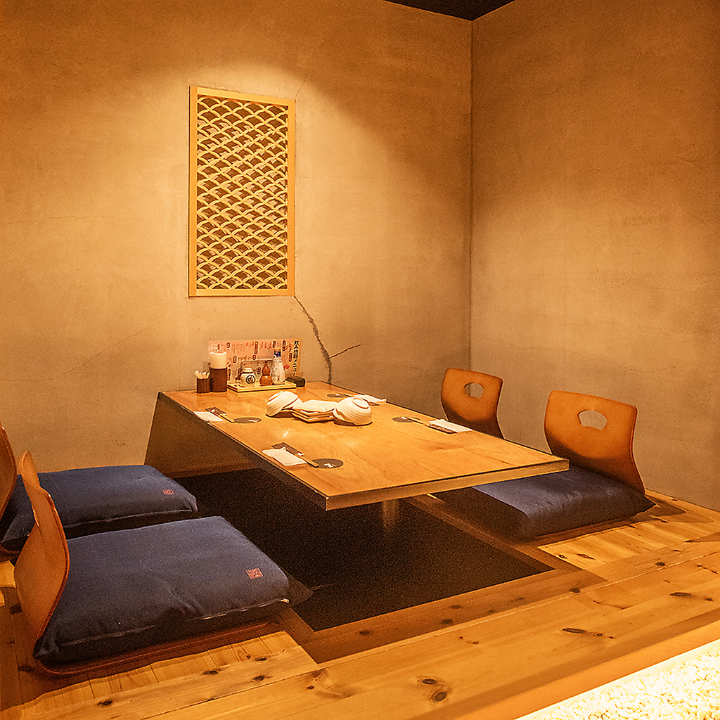 個室でゆったり寛ぎ、いつもは話せない事も周りが気にならないから◎