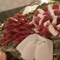 料理メニュー写真 馬刺し三種盛り合わせ