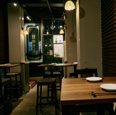 ハイチェアのテーブル席になります