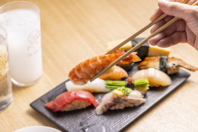 味は回転寿司以上、お値段は高級鮨未満の本格寿司！