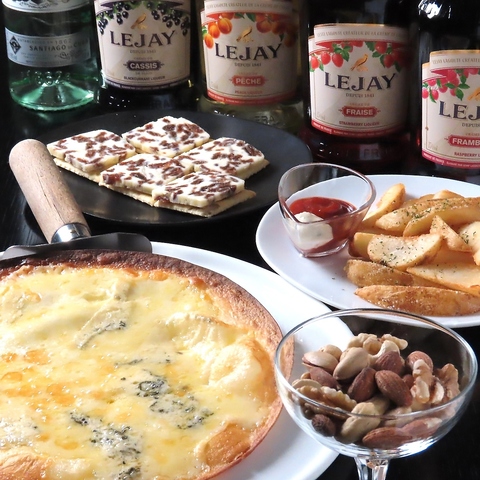 軽食から本格的な料理まで様々なシーンでお楽しみいただけます！宴会利用も大歓迎◎