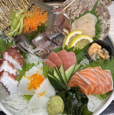 半個室完備でデートも宴会も◎ 全国の地鶏と厳選酒を楽しむ贅沢空間