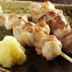 鶏メニューも実は自慢。串，コースまで豊富です。