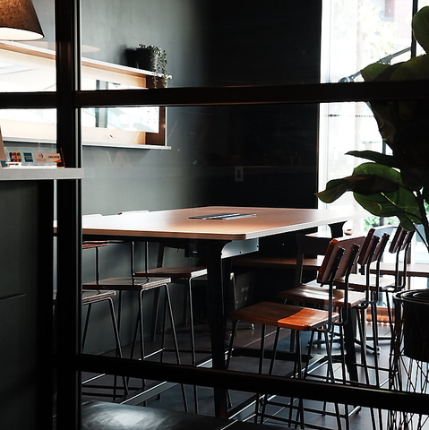 ★喫煙しながら貸切パーティー出来るお店★17:00以降はコース予約6名以上のみオープン