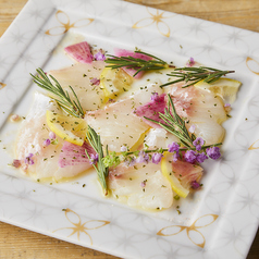 鮮魚の燻製カルパッチョ