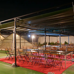 1テーブル4~6名様でご利用いただけます。最大120名様の団体様利用OK