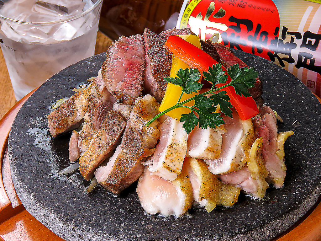 【天文館　焼き鳥　飲み放題　焼鳥　地鶏　会社宴会 炭火焼き　個室　宴会　黒さつま鶏】