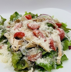 自家製スモークチキンのシーザーサラダ[ハーフ]