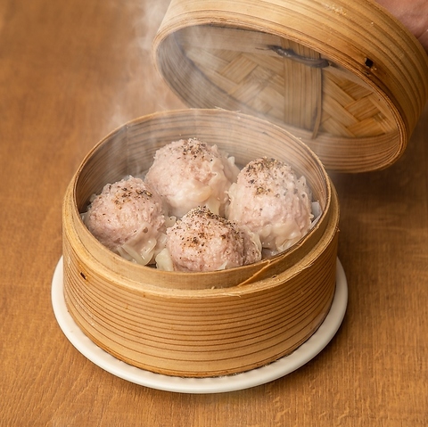 毎月2000個以上売れる『あらびき鶏焼売』 おしゃれな空間で創作料理を楽しむ食堂酒場