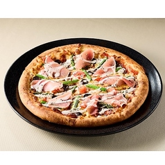 生ハムとアスパラガスのＰＩＺＺＡ