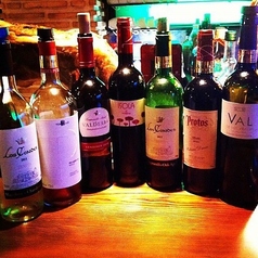 スペインから仕入れた圧巻のワインリスト