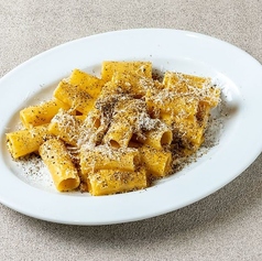 【PASTA】ローマ風カルボナーラ リガトーニ