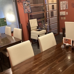 すべてテーブル席