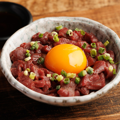 馬肉ユッケ