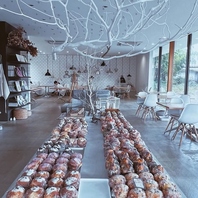 物販やマフィンのテイクアウトも充実しています！