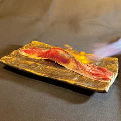 道産牛の炙り肉寿司