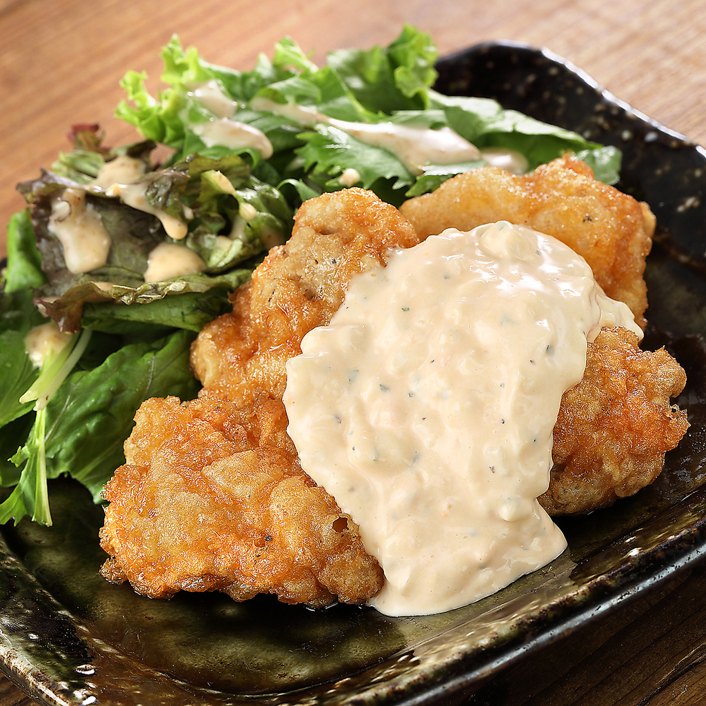 ふっくらやわらかな【若鶏のチキン南蛮】♪自家製タルタルソースをかけた、当店自慢の逸品です！