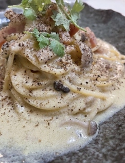 グリーンカレーのカルボナーラ