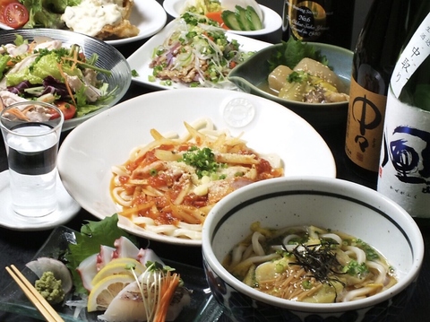 当店の自慢は何と言ってもうどんセット！お刺身、デザートなど全7品2850円（税込）