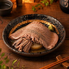 【2H飲放題付】超ホロホロ茹でタン含む当店の3大名物料理×鳥刺しや土鍋ご飯『宵蛍』全10品6450円⇒5500円の写真