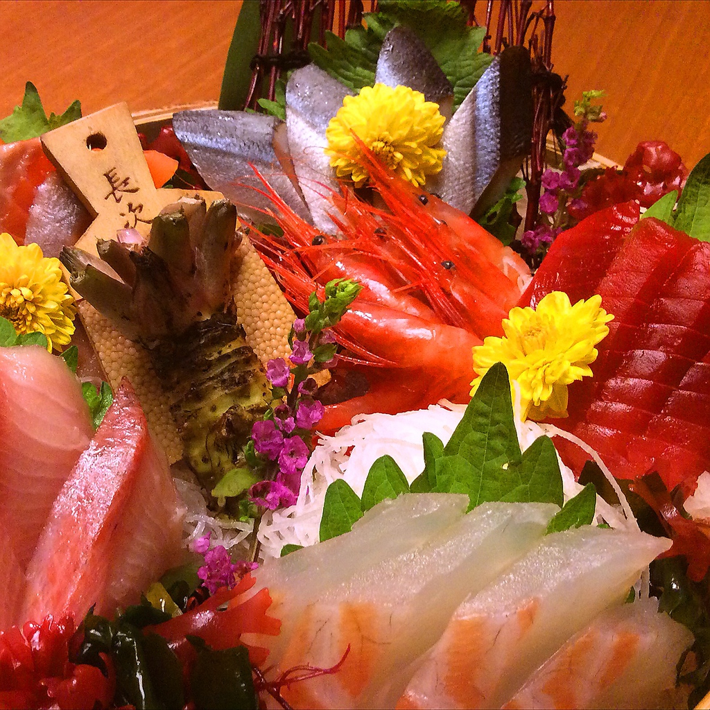 お刺身は糸魚川産本わさびを直接すりおろしてお召し上がれます！