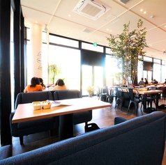 ライトカフェ Light Cafe Riverside Garden 東岡崎店の雰囲気2